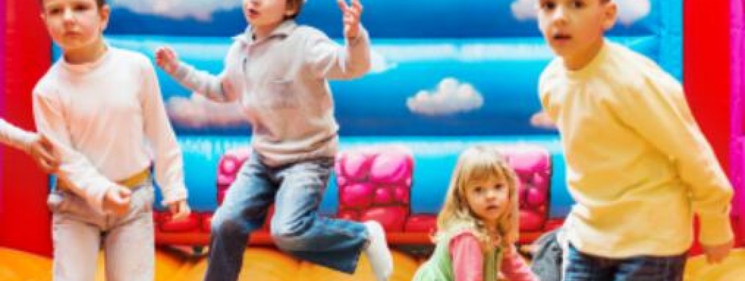 Why Mixing Age Groups in a Bounce House Can Be Dangerous？